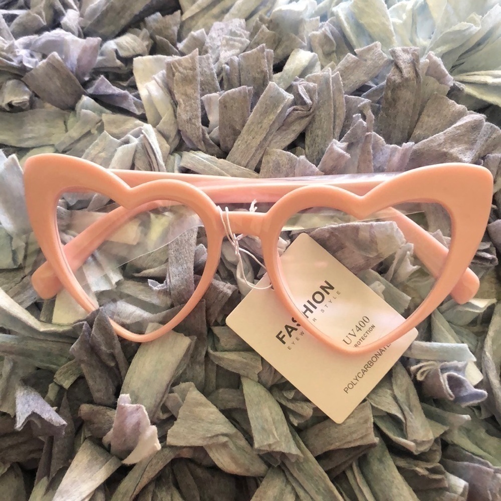 Heart frame pink fashion sunglasses. NWOT